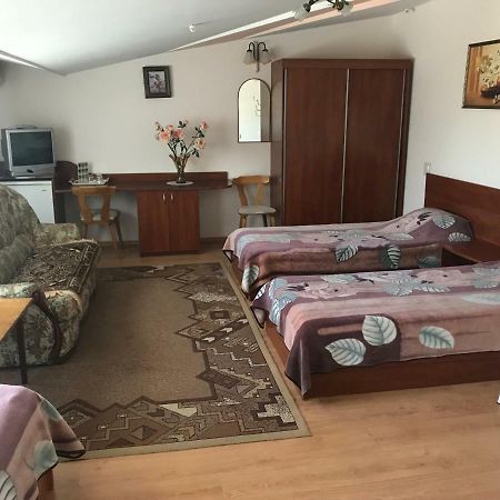 Hotel Anzhelina Cherson Esterno foto