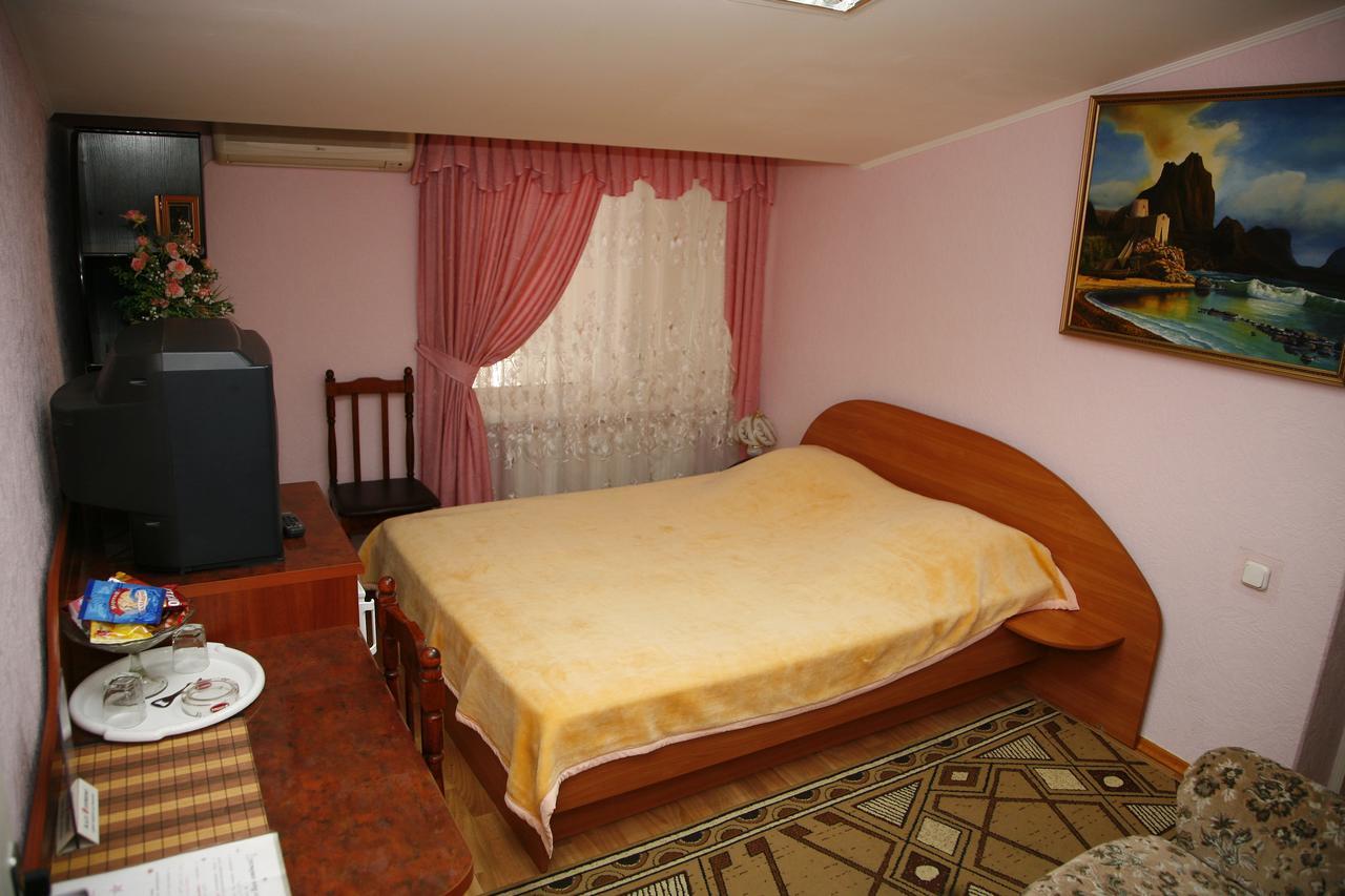 Hotel Anzhelina Cherson Esterno foto