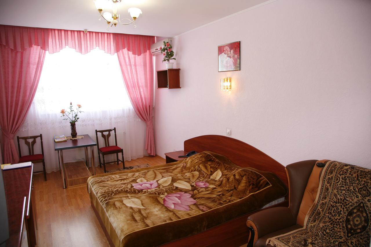 Hotel Anzhelina Cherson Esterno foto