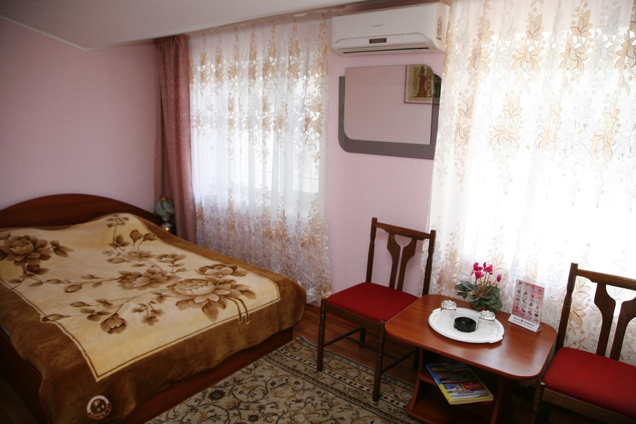 Hotel Anzhelina Cherson Esterno foto