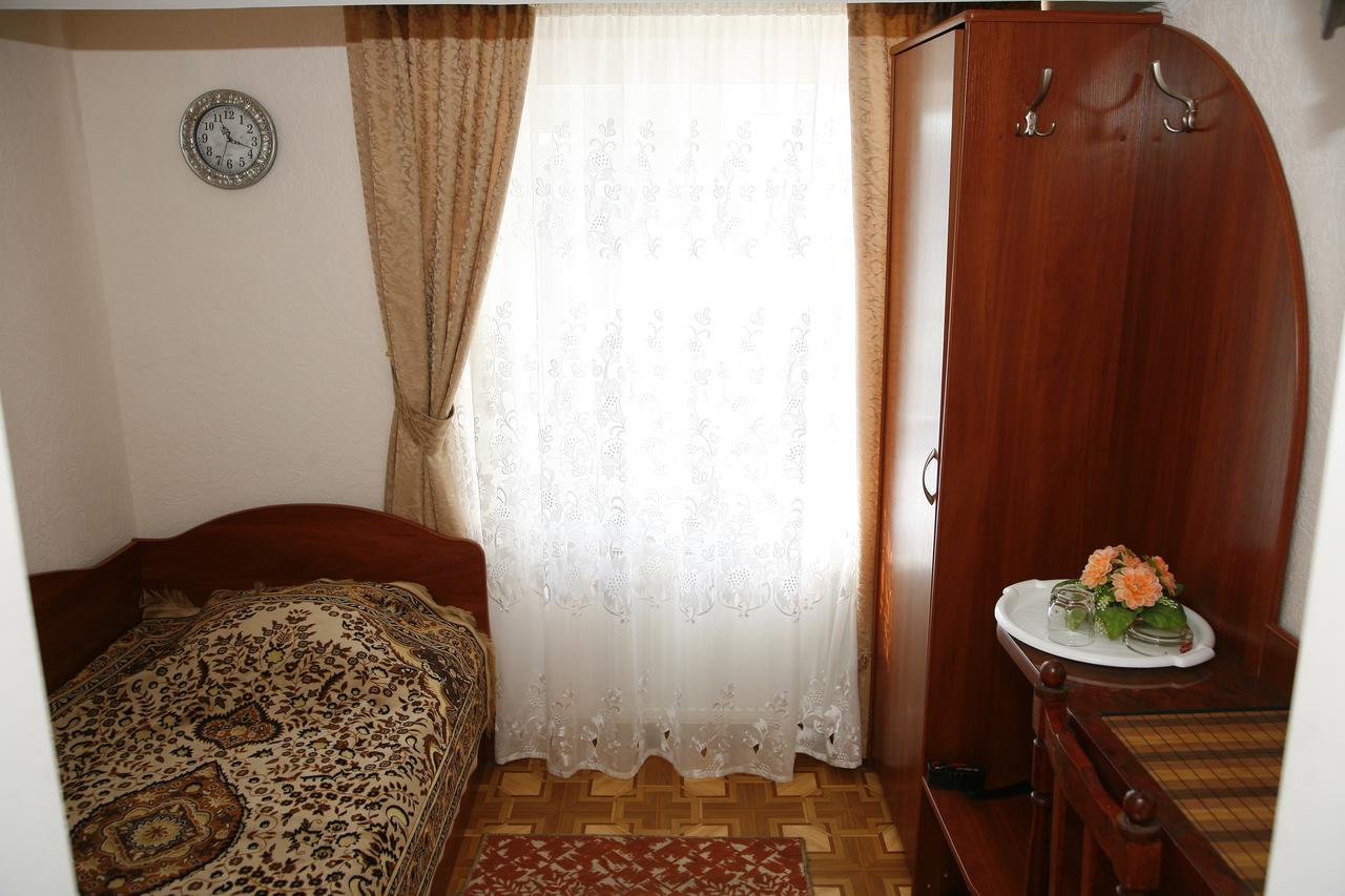 Hotel Anzhelina Cherson Esterno foto